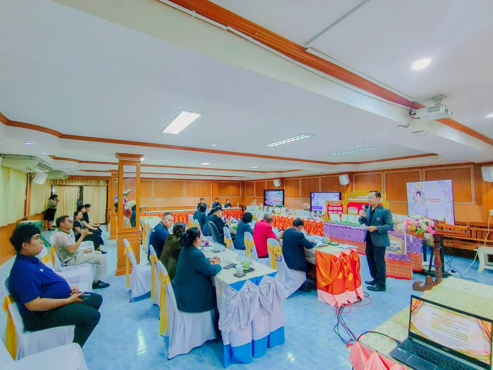 การประเมินผลการปฏิบัติงานและการพัฒนาอย่างเข้มของครูผู้ช่วย ครั้งที่ 1