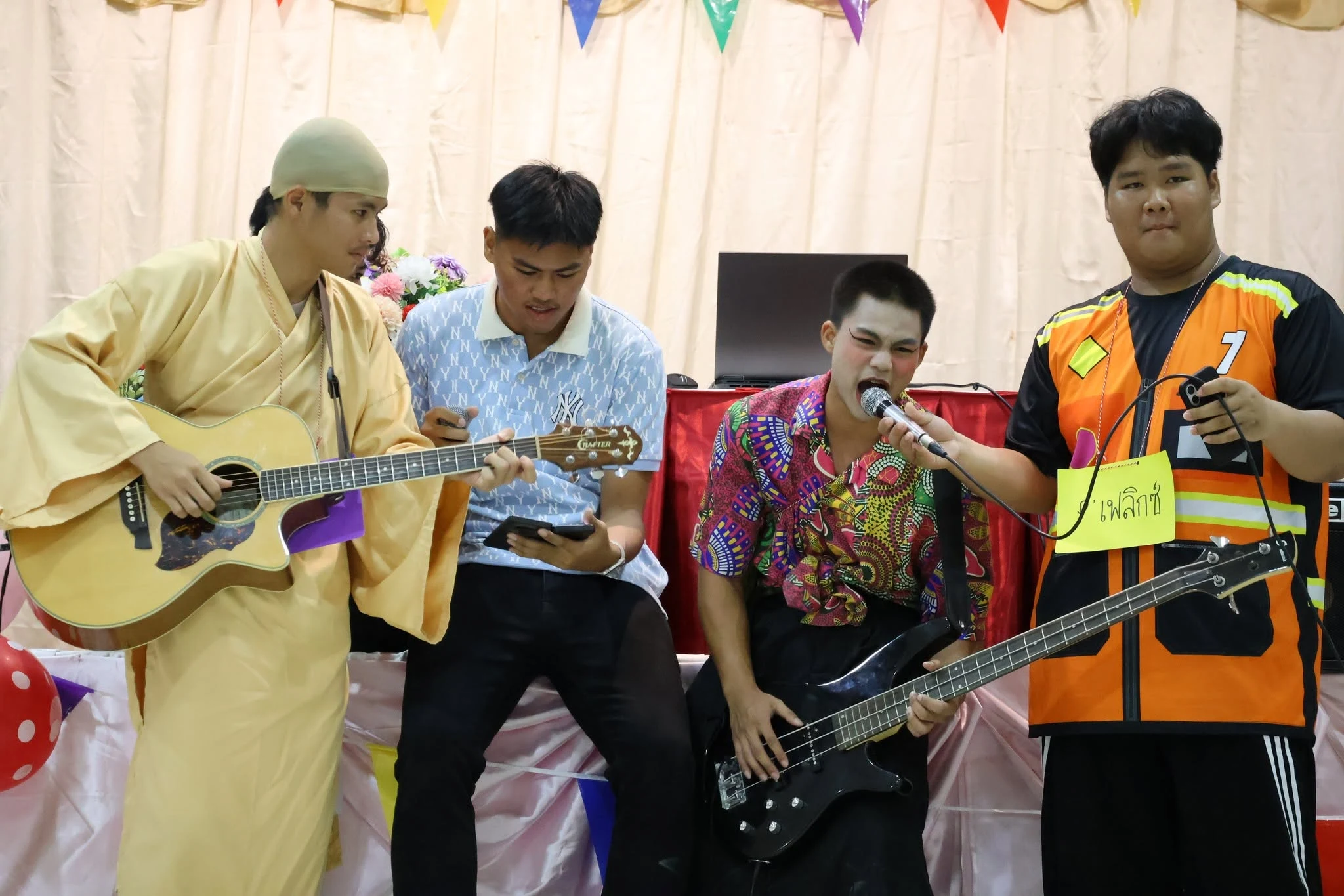 กิจกรรมค่ายปรับพื้นฐานวิชาการสานสัมพันธ์พี่น้องห้องเรียนพิเศษวิทยาศาสตร์และคณิตศาสตร์