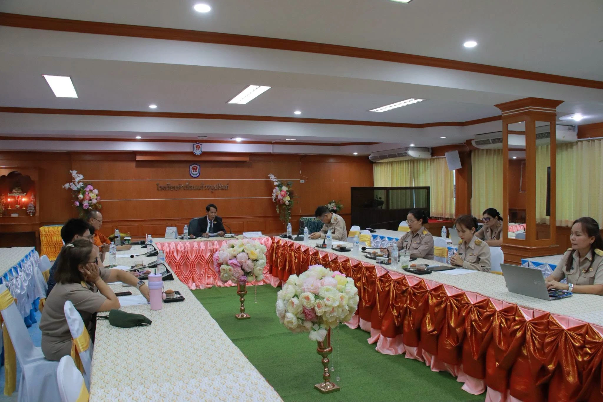 การประชุมคณะกรรมการสถานศึกษาขั้นพื้นฐาน